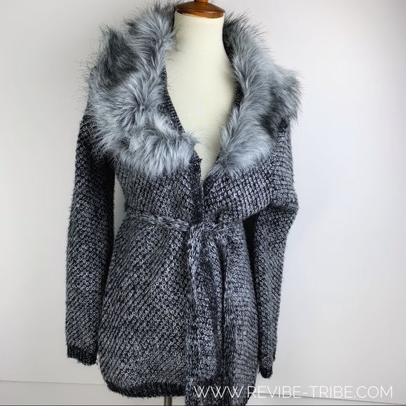 oona & maude Sweaters - Black Gray Cardigan Sweater Faux Fur neck oona & maude Sweaters - Black Gray Cardigan Sweater Faux Fur neck